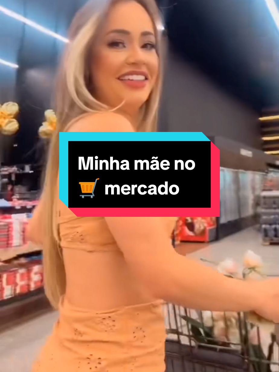 #dueto com @Ju coura@Perlla1  Minha mãe no supermercado.#fyp #mom #loira #vip