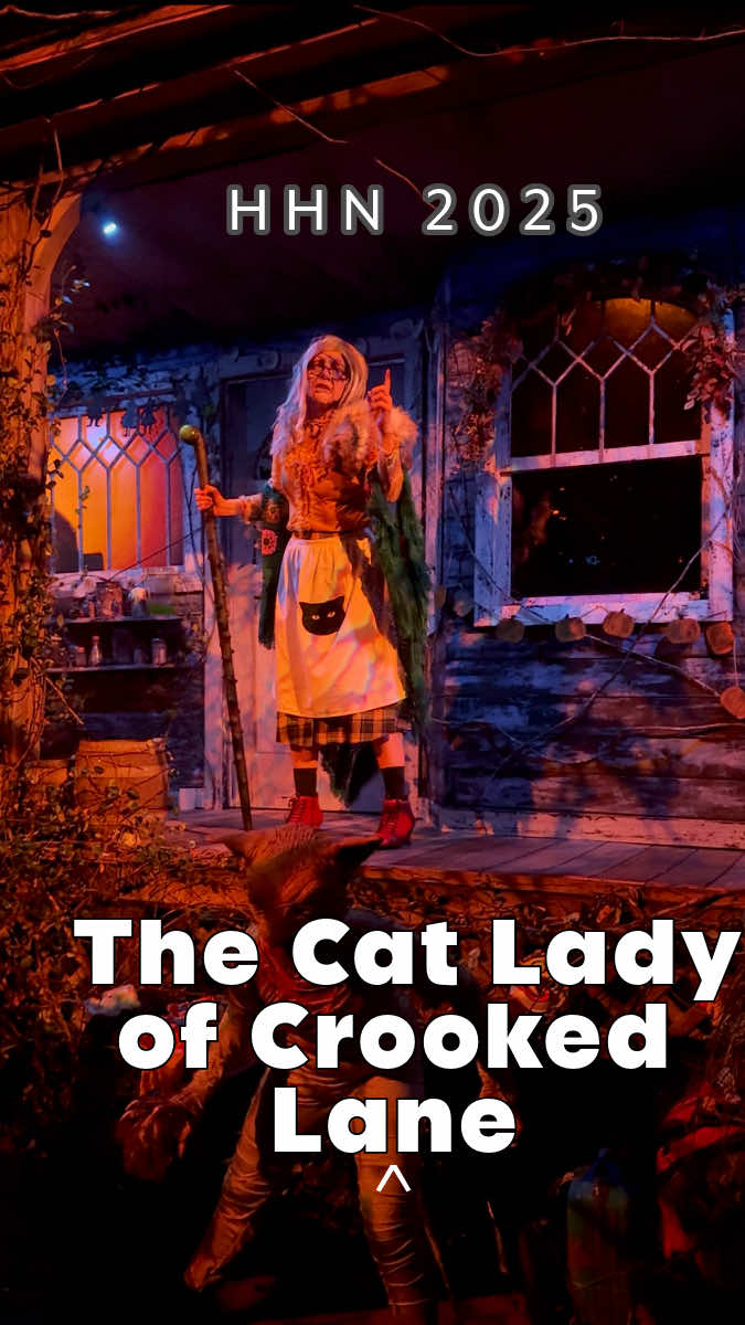 The Cat Lady of Crooked Lane Una historia misteriosa que promete una experiencia escalofriante, rodeada de  gatos… 🐈  #thecatladyofcrookedlane  #cats #HHN2025 #casatrendy #viajerotrendy    