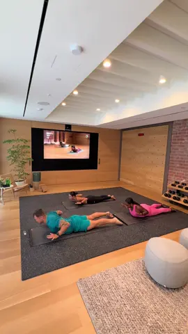 apple's fitness plus makes working out accessible and achievable! 💪🏽💞⌚️🏆 #apple #fitnessplus #appleevent #workout #applewatch 