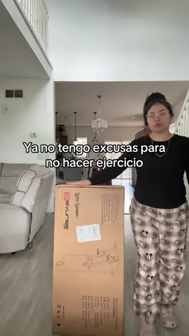 No me tomo ni 10 minutos instalarlo, es práctico y guarda espacio…y viene con un soporte para el celular. #ejerciciosencasa #escalera #ejercicio 