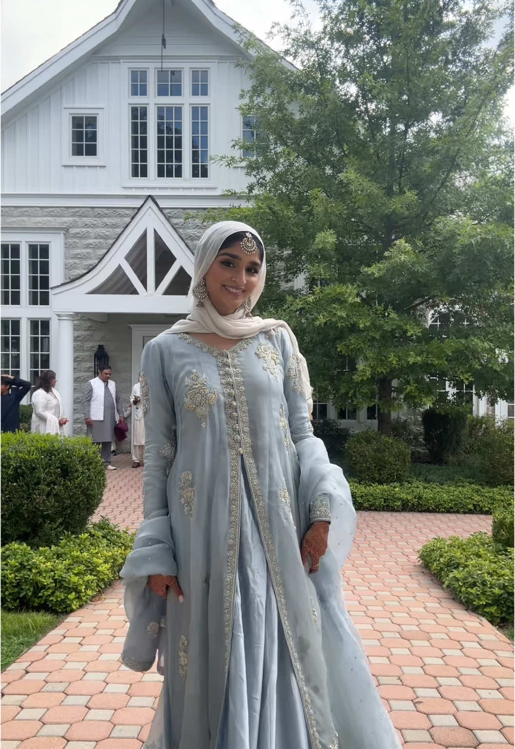one of the prettiest outfits I’ve worn fr (plz ignore my dupatta not being even 🥲)