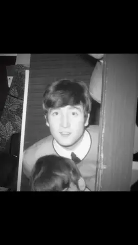 Unproblematic King 😍😍 #thebeatles #johnlennon #paulmccartney #beatlemania #edit 