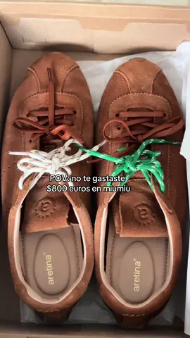 La mejor opción para conseguir el mismo estilo está en @Aretina #miumiu #tennis #shoes #tendencia 