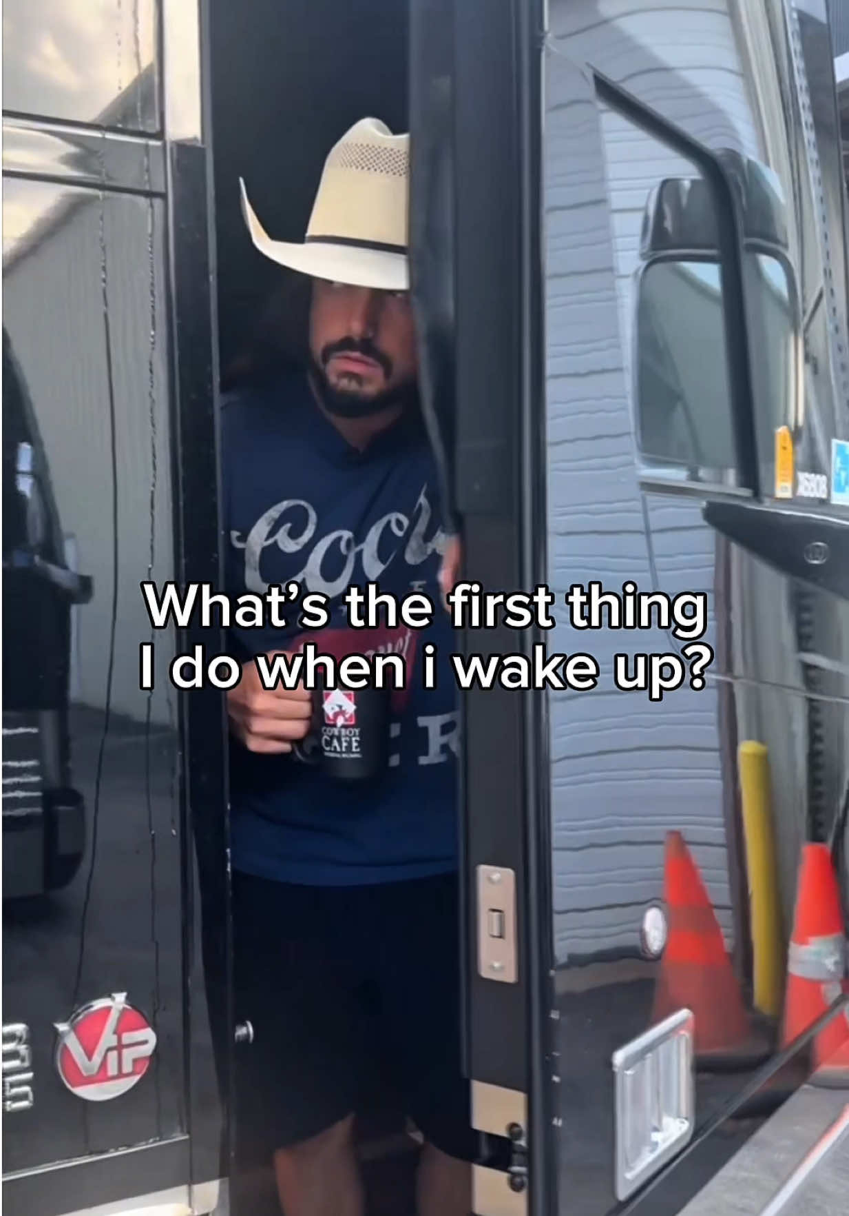 Is 5pm too early for the White Buffalo howl??? #ianmunsick #fyp #morningroutine 