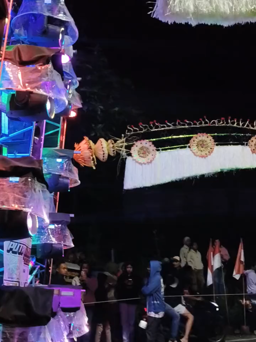 Ampuh Ngx karnaval dawuhan sengon @nanda_audiojember #karnaval #soundkarnaval #viral #fypシ゚viral🖤tiktok #pasuruan #dawuhansengon #ngx #tjapmorgan