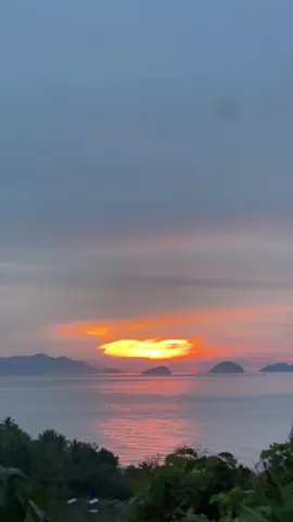 kenangan indah di pulau tiga🫠 #fyp #masukberanda #4you #senja #sunset #sea #sunsetvibes #maelang #pulautigamaelang #pulautiga #sangtombolang #lolak #bolmong #boltim #bolsel #bolmut #sulut #manadopunya #manadostory #manadosadap🔥 #tampapasiar #viral 