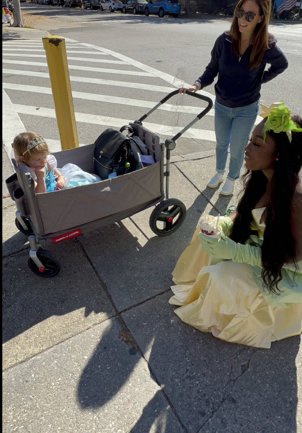 She was so shy and precious but eventually I won her overrrr 😍🥹✨💫 #princesstiana #partyprincess #princessandthefrog #cosplay #baltimoremaryland 