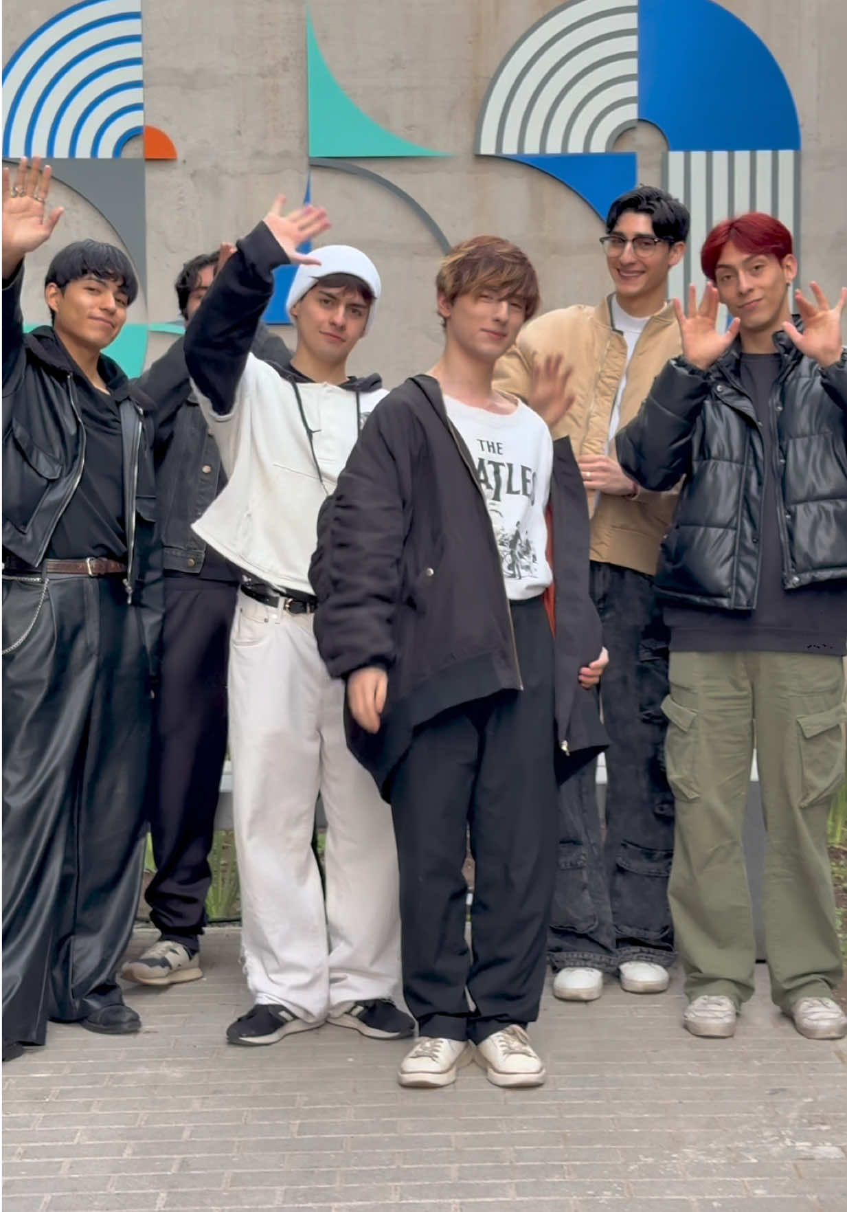 ¿Ya escuchaste Pala?🤔  Los leemos 🤭  #PALA #Q_ARE #CHILE #BOYBAND 