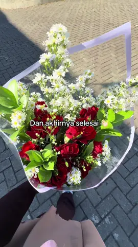 Bouquet by Nova Florist 💐 Supplier Bunga Segar Sumowono-Bandungan 🌻 Since 2001  Siap kirim sampai tujuan luar kota maupun dan sekitarnya  #novafloristbandungan  #pasarbungabandungan  #bakulkembang  #freshflowers💐  #fyppppppppppppppppppppppp 