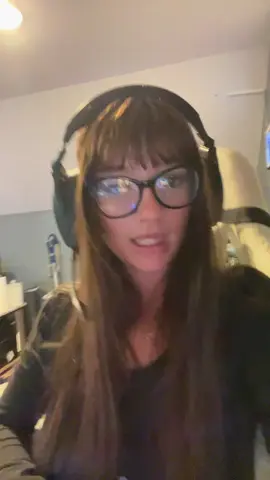 Be honest is my headset too big for my head😳
