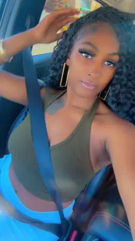 I look pretty in real life, online, and FaceTime #fyp #foryou #viral