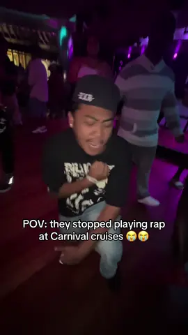 I don’t play about Tevin Campbell tho ngl, I was completely sober #carnivalcruise #rnb #tevincampbell #club 