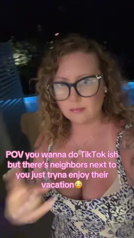 Like I’m sorry everyone around me😭😭😭 #influencerinthewild #awkwardtexts #pov #fyp #funny 