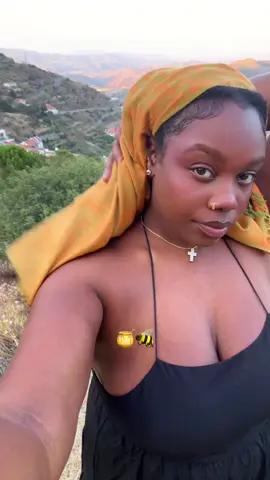 TikTok chose the sound so clearly, AI think I’m pretty 😌 #headwraps #headwrapstyle #locs #headwrapbeautybrigade 