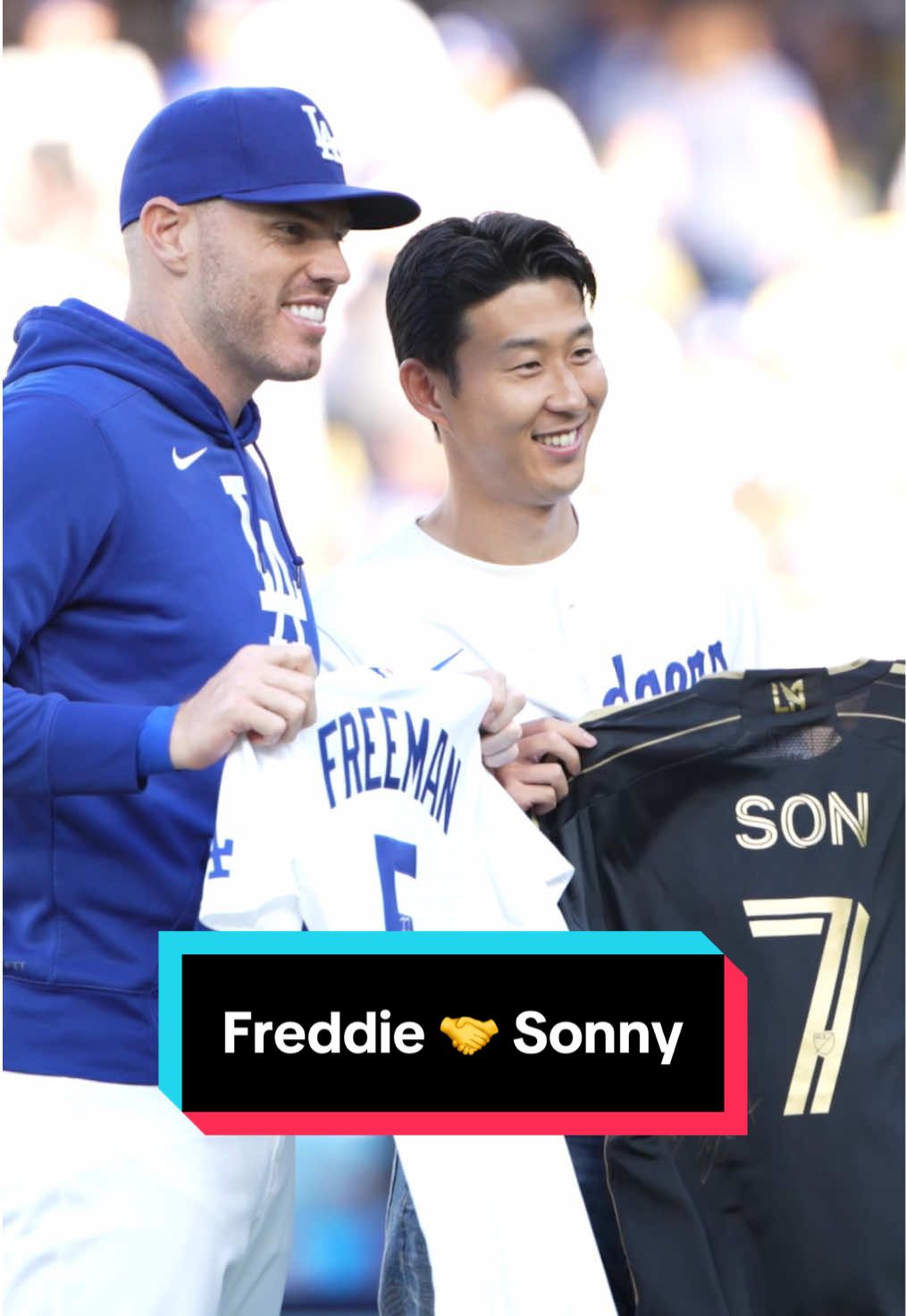 “LA looks good on you, Sonny”  Freddie Freeman and Son Heung-Min swapped jerseys before the Dodgers game!  #SonHeungMin #손흥민 #MLB #Dodgers #LAFC 