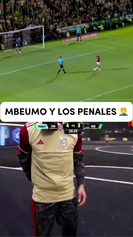 Diferentes canchas, diferentes ligas... mismos resultados.⚽🤯 Mbeumo la pasa mal con tiros desde el manchón penal 🤦‍♂