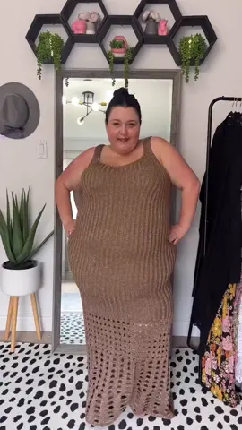 Summer dressing made simple. ❤️ @Alicia #ELOQUII #XOQ #PLUSSIZEFASHION #PLUSSIZESTYLE #PLUSSIZE 