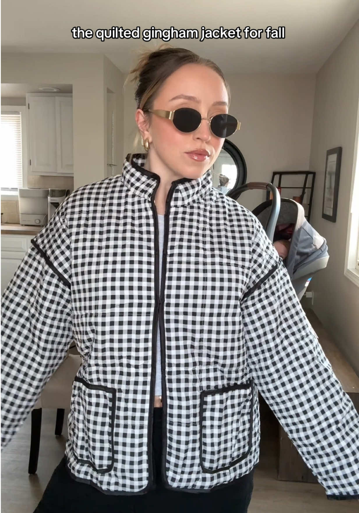 This quilted gingham ultra light puffer is so perfect for the chilly fall mornings #falljacket #fallfashion #womensfashion #womensjacket #tiktokshopfinds 