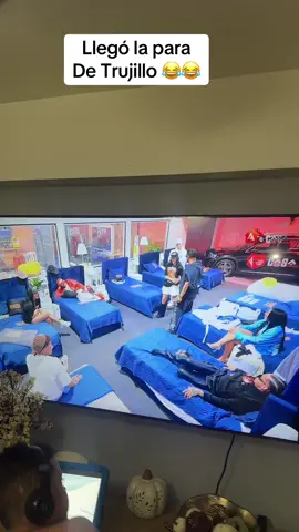 Carlos la para de Trujillo 😂😂😂#fyp #paratiiiiiiiiiiiiiiiiiiiiiiiiiiiiiii #lacasadealofoke #alofokeradioshowtiktok 