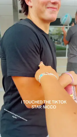 give me clout @nicco ✗ˑ𝘰 
