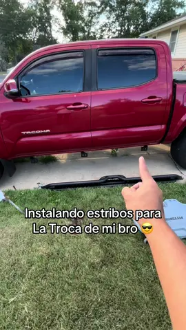 Instalando estribos para la troca de mi bro #truck #troca #estribos #runningboards #fyp 