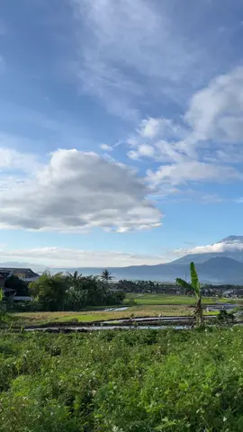 Dulu kalo ga pindah ke ambarawa ga bakal lihat view istimewa kek gini tiap pagi 😍 💕 #ambarawa #ambarawahits #view #gunung 