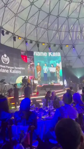 Memperingati HUT ke-27, PAN menggelar “PAN Awards 2025” dengan memberikan penghargaan kepada 12 pahlawan pangan, lingkungan, dan desa dari seluruh Indonesia, serta Gala Dinner yang menyuguhkan kuliner nusantara sebagai wujud syukur dan komitmen pada ketahanan pangan nasional. #zulhas #zulkiflihasan #partaiamanatnasional #kopdesmerahputih #17agustus 