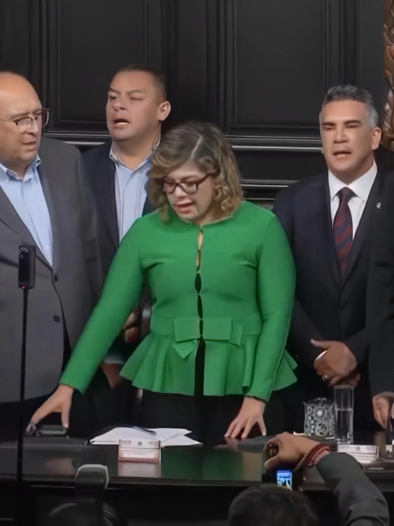La pelea del siglo entre Alito 'el cejitas' Moreno y Gerardo 'changoleón' Fernández completamente narrada... #SátiraSurrealista de Vampipe #Latinus #InformaciónParaTi