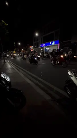 Chân thành quá thì nhận lại sự rẻ mạt của người khác. Còn hiểu chuyện quá thì sẽ thiệt thòi 🤨