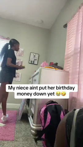😭 then gone say she gotta watch us round her money. Dawg. @Megan 🫧💜 @melaninnndoll__ 