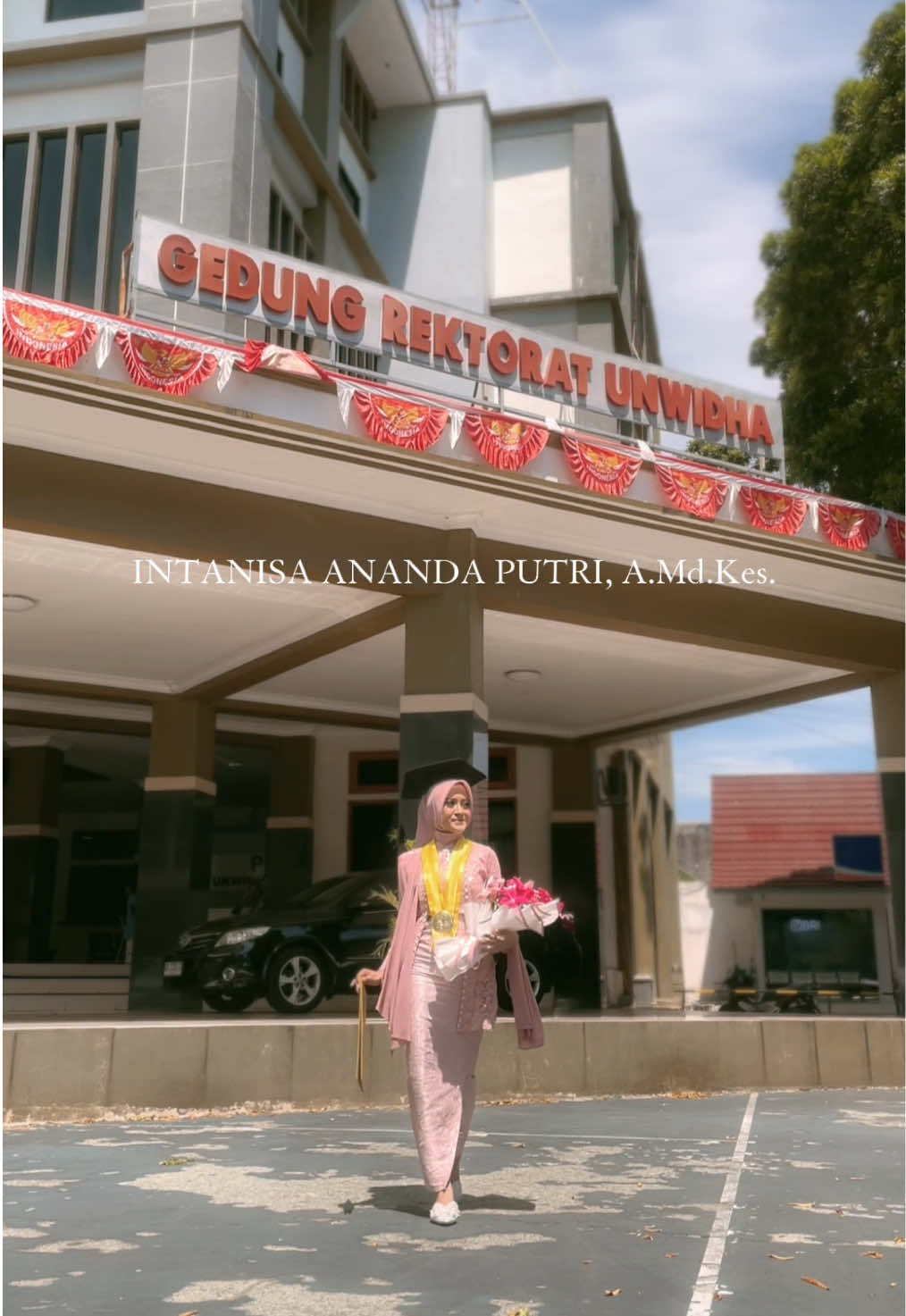 Pov : disuruh libur kerja sama adek sendiri buat bikinin video cinematic graduation dan cuma modal HP 🥹 #graduation #wisuda #cinematic #cinematicgraduation 