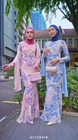 This Duo memang cantik dooh! Stock pun making susut, cepat grab dalam live atau beg kuning bawah nih 😙  #merdekasale #promobajukurung #kainkipasbelakang #bajukendurikahwin #mifabric 