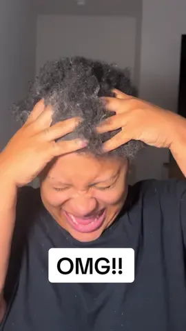My scalp gets sooo itchy 😩 but luckily I found something that actually calms it down (and even helps with dandruff too)! Who else struggles with itchy scalp?? #itchyscalp #hairroutine #scalpcare #dandruff #hairtips 