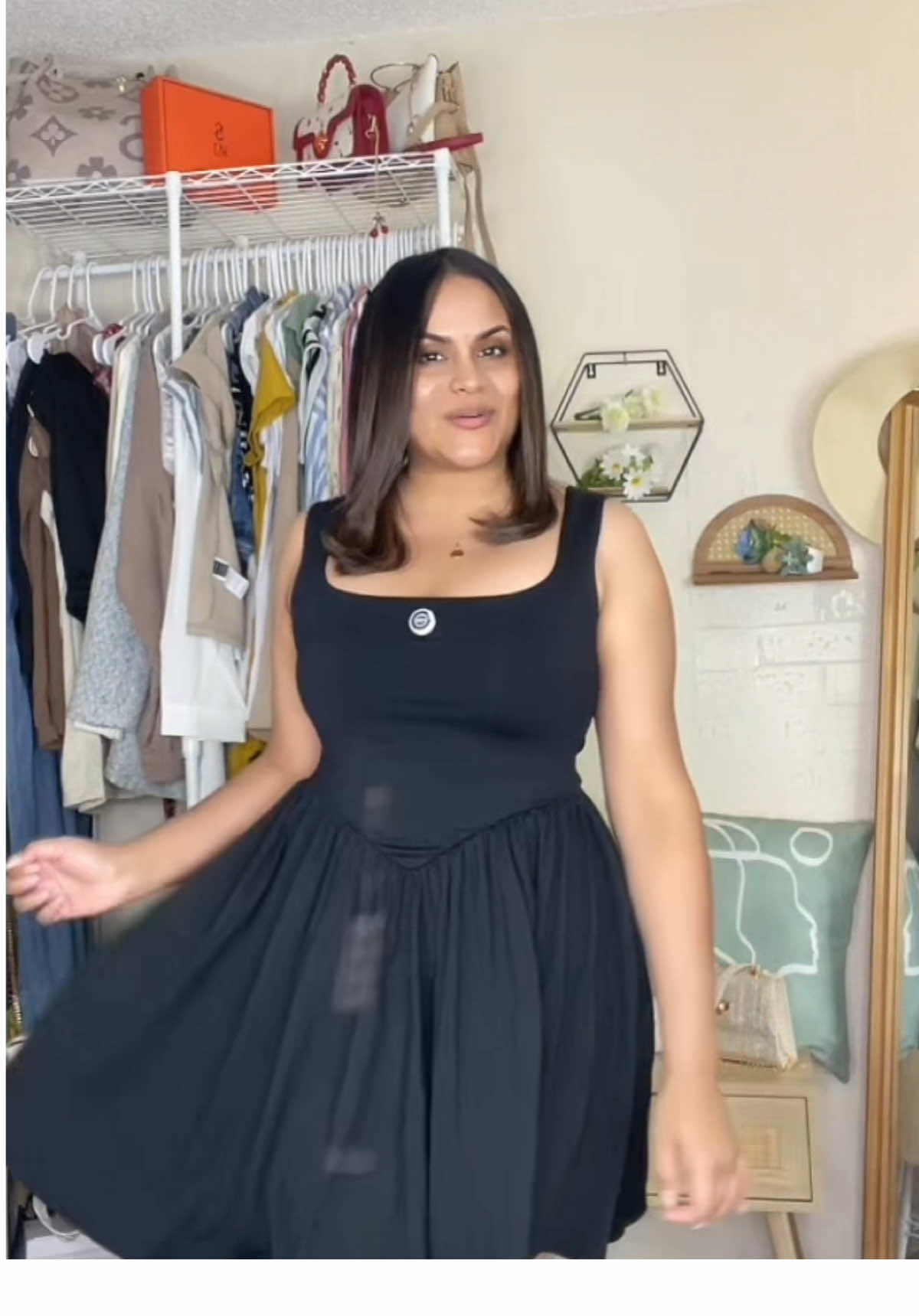 #OYVWomen #summersleeveless #dresses #elegantdress #oyv 