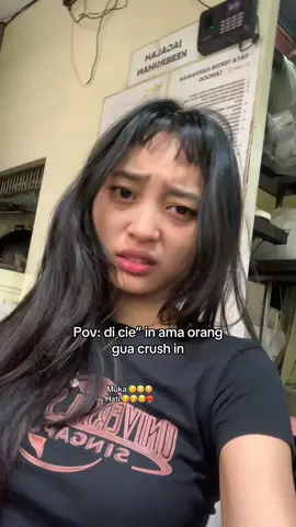 Pokonya jangan ampe tau kalo gua suka😭😭 just pov ya babe😭