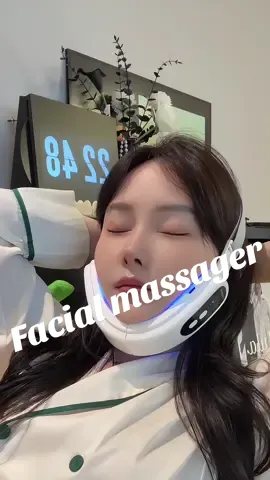 Wow, cool!!!! This facial massager is amazing, i want it#viral #fyp #goodthings #coolgadgets #goodthing #coolstuff #tiktok #gadgets #shopping #product  #fypage #foryou #fyp#relax #gift #massage #massager #facial #facialmassage 
