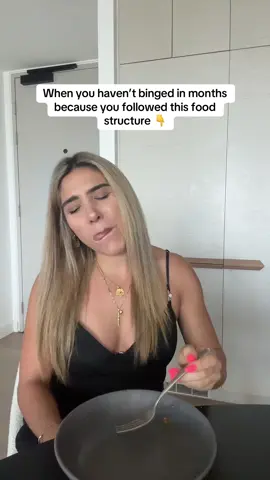 If you want to stop binge and emotional eating - try this food structure:  Breakfast  Snack  Lunch  Snack  Dinner  Snack  It doesn’t matter what you eat or how much, but this has been scientifically proven to reduce binge eating.  This is one of the skills you learn in Food Freedom, my program.  Download my free binge breakthrough tool to learn more.  #binge #foodnoise #bed 