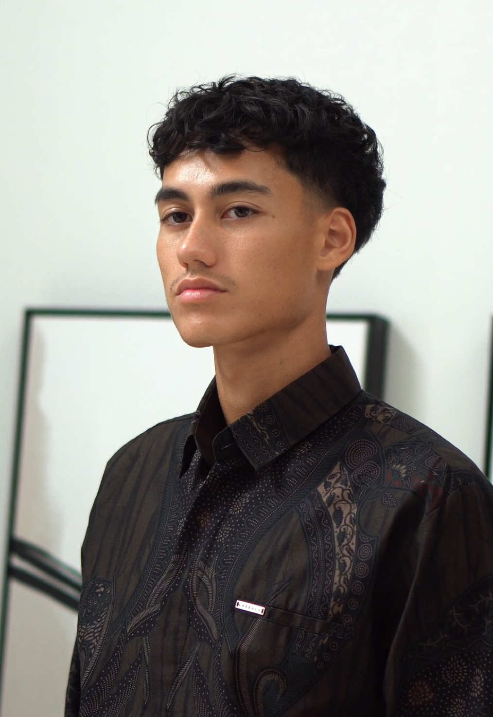 Coba rate level kegantengan Rafael Struick pakai Batik Tama dari Laskala 😎 #rafaelstruick #timnasindonesia #LaskalaBatik #BatikRafaelStruick #BatikSlimFit 