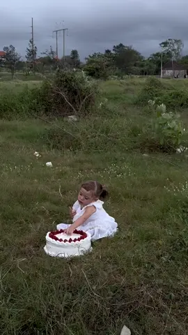 Selamat Ulang Tahun ke-2, cintanya mama. Nggak kerasa sekarang kamu udah dua tahun. Dua tahun ini jadi waktu paling indah dalam hidup mama, semua karena kamu. Dari bayi kecil mama sampai sekarang jadi anak yang ceria, pintar, dan penuh rasa ingin tahu. Setiap hari bareng kamu selalu jadi hadiah buat mama. Setiap senyum kamu, setiap pelukan, setiap kata baru bikin hati mama meledak bahagia. Kamu selalu bikin rumah ini penuh tawa dan cinta. Mama bersyukur banget bisa jadi mamamu, dan mama janji bakal selalu ada nemenin kamu lewat semua keseruan, petualangan, bahkan kalau lagi ribet sekalipun. Kamu adalah kebanggaan terbesar mama, hadiah terindah mama, dan cinta mama selamanya. Kamu boleh tumbuh besar, tapi di hati mama, kamu akan selalu jadi bayi kecil mama. Selamat ulang tahun, sayang. Mama sayang kamu lebih dari apapun di dunia ini. 💕