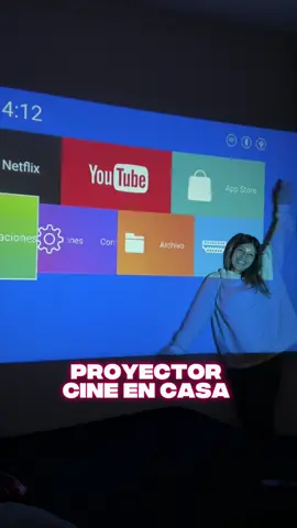 Las pantallas quedaron en el pasado 😎📺📽️ #cineencasa #proyector #peliculas #costarica #hy300pro 