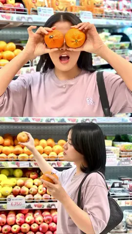 Suka banget lihat bina mode kaosan,  salfok kukunya🤣🤏 #shabrinaleanor 