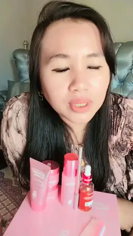 Miamore Skincare basic formulasi Korea bantu atasi flek hitam, jerawat, dan pori-pori besar! Wajah jadi lebih putih dan glowing.