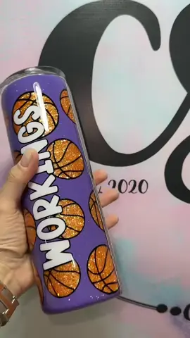 I love this basketball tumbler #cstdesigns #glittertumblers #basketball #sports #MomsofTikTok 