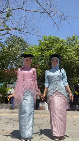 barbie expired 🩵🩷 #makeupwisuda #kebayawisuda #wisuda2025 