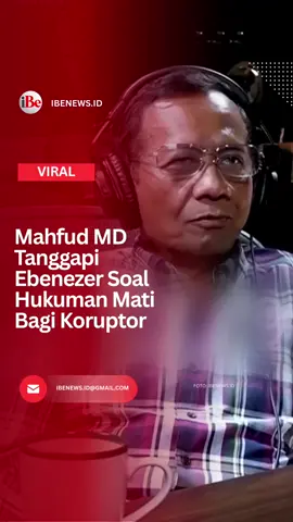 Eks Menteri Koordinator Bidang Politik, Hukum, dan Keamanan (Menko Polhukam) RI, Mahfud MD menyoroti maraknya praktik korupsi yang menyeret para pejabat publik. Kali ini, perhatiannya tertuju pada mantan Wakil Menteri Ketenagakerjaan (Wamenaker) RI, Immanuel Ebenezer alias Noel, yang tengah terjerat skandal korupsi.  Ironisnya, Noel pernah lantang menyerukan agar koruptor di Indonesia dihukum mati. Mahfud MD mengungkapkan bahwa hukuman mati bagi koruptor sebenarnya dimungkinkan secara hukum.  “Ada undang-undang yang mengatur soal itu,” ujarnya. Namun, Mahfud menegaskan ada syarat khusus agar hukuman mati bisa diterapkan, yakni ketika negara berada dalam kondisi kritis. “Kalau korupsi itu dilakukan dalam negara dalam keadaan kritis, itu bunyi undang-undangnya,” terang Mahfud MD. #ibenewsid #beritaterkini #videoviral #podcastviral #deddycorbuzier #mahfudmd #korupsi