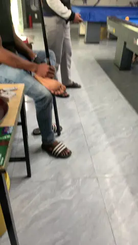 Bạn bè để chơi bida thi có 