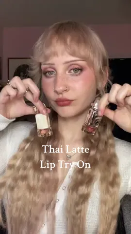 In loooove with these lippies and they feel SO soft 💕💋@Mistine Shop #mistine #mistinethailatte #thailattejuicylipglaze #explore #liptryon 