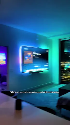 Count the Alexas & TVs if you can (the office one’s not even turned on) #Alexa #apartmenttour #chicago #technology #TV 