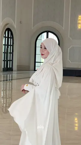 Pesona Bu Onwer kalo pake Abaya Layali Al Qamar😍❤️‍🔥 #kazamistore #kazamisisters #layalialqamar #fyp #masyaallahtabarakkallah 