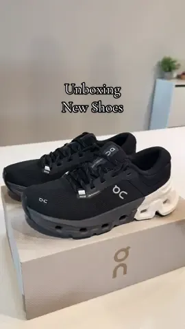 somethin simple😌 new outdoor workout shoes - great for flying, pickleball or runs w weenie dogs #oncloud #oncloudflyers #sneakers #unboxing #fyp  